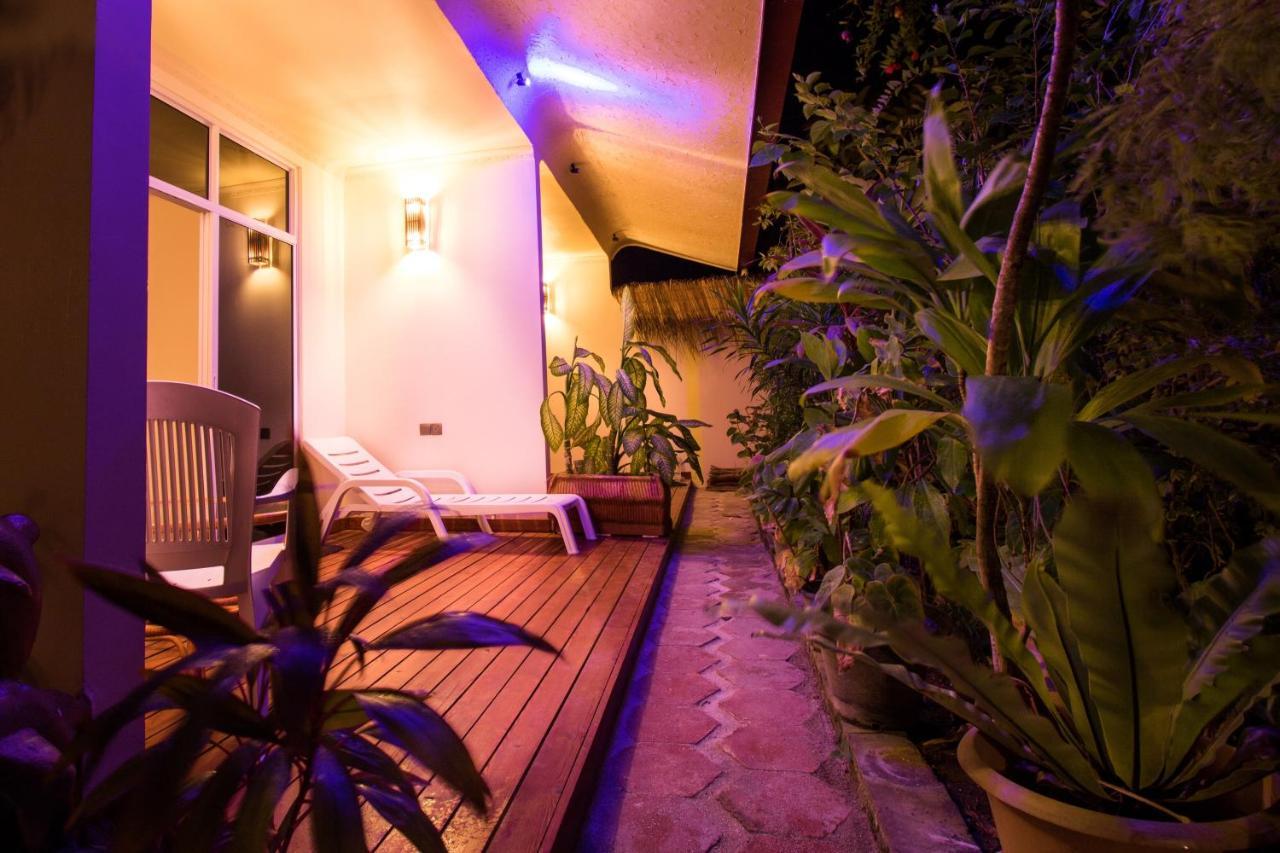 Banyan Villa Maldives Дангети Экстерьер фото